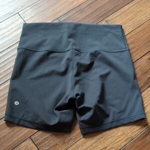 lululemon athletica Women's  Black Athletic Shorts Size 12